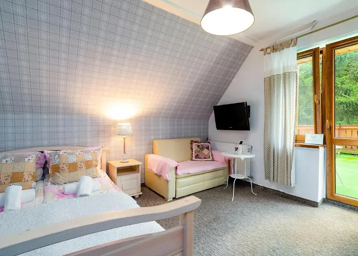 Izbica Parking, Jacuzzi, Sauna Gratis Couette-café