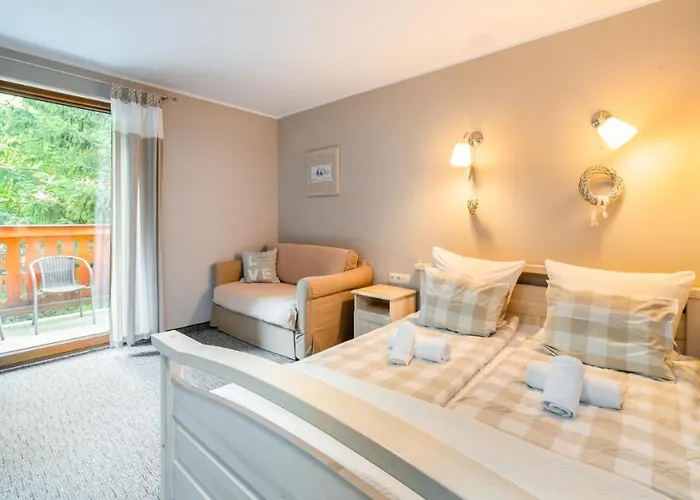 Izbica Parking, Jacuzzi, Sauna Gratis Couette-café