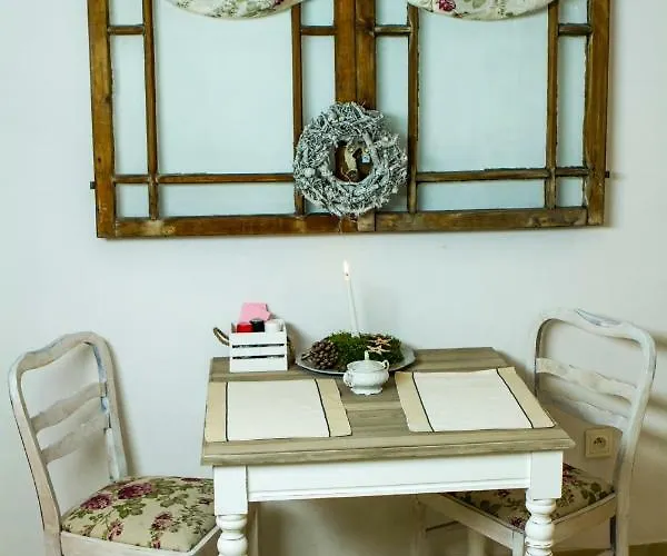 Couette-café Izbica Parking, Jacuzzi, Sauna Gratis 4*