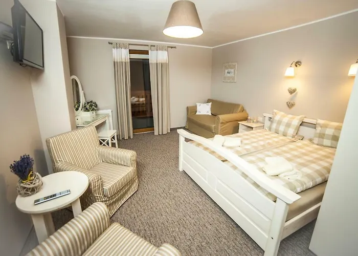 Couette-café Izbica Parking, Jacuzzi, Sauna Gratis 4*