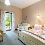 住宿加早餐酒店 Izbica Parking, Jacuzzi, Sauna Gratis