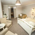 住宿加早餐酒店 Izbica Parking, Jacuzzi, Sauna Gratis 3*