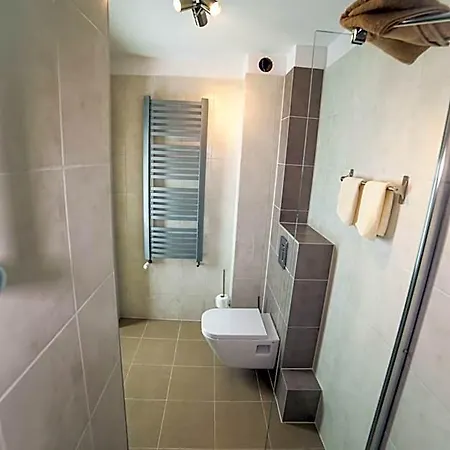 Bed & Breakfast Izbica Parking, Jacuzzi, Sauna Gratis 4*