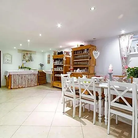Bed & Breakfast Izbica Parking, Jacuzzi, Sauna Gratis 4*