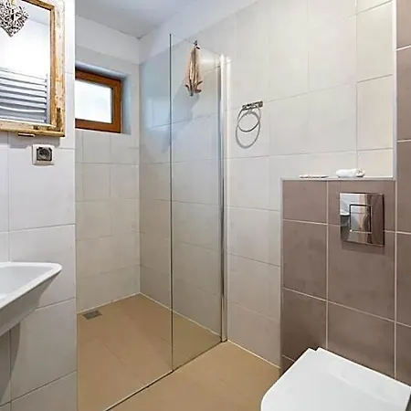 Izbica Parking, Jacuzzi, Sauna Gratis 4*