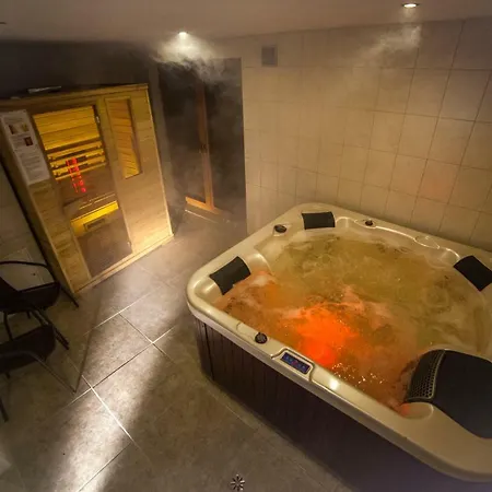 Izbica Parking, Jacuzzi, Sauna Gratis 4*